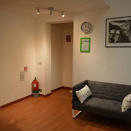 Cristina Ξενοδοχείο *